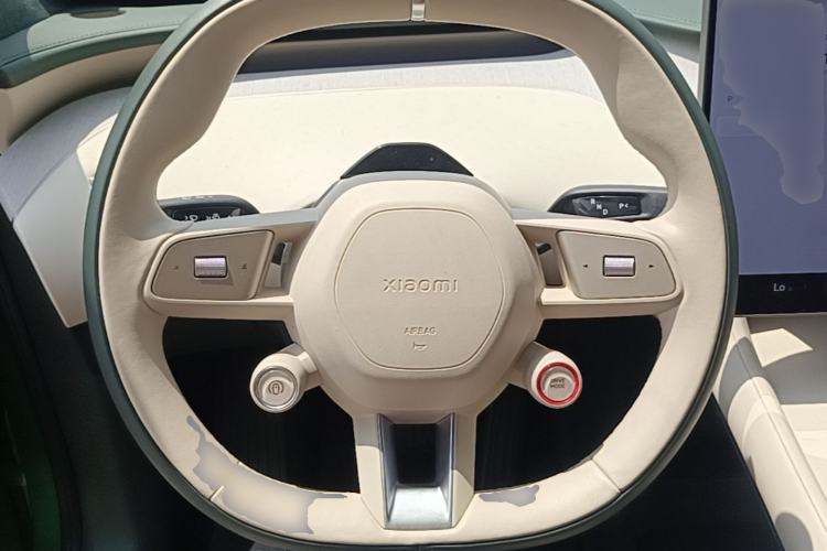 Used Xiaomi Auto YU7 2025 Ultra-Long Range High-Performance All-Wheel-Drive Max Edition Steering Wheel