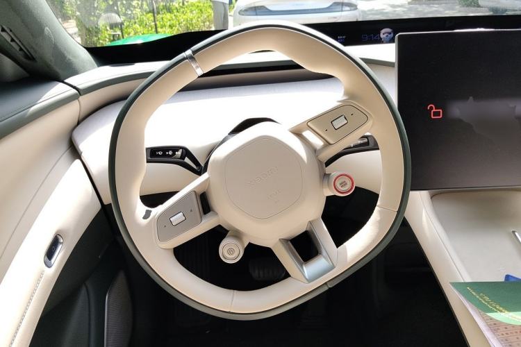 Used Xiaomi Auto YU7 2025 Ultra-Long Range High-Performance All-Wheel-Drive Max Edition Steering Wheel
