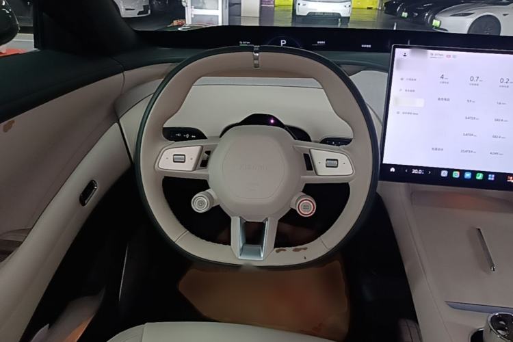 Used Xiaomi Auto YU7 2025 Ultra-Long Range Rear-Wheel Drive Version Steering Wheel