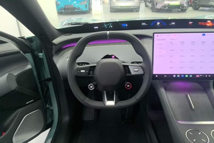 Used Xiaomi Auto YU7 2025 Ultra-Long Range Rear-Wheel Drive Version Steering Wheel