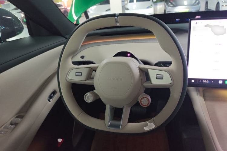 Used Xiaomi Auto YU7 2025 Ultra-Long Range Rear-Wheel Drive Version Steering Wheel