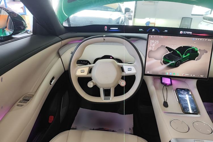 Used Xiaomi Auto YU7 2025 Ultra-Long Range Rear-Wheel Drive Version Steering Wheel