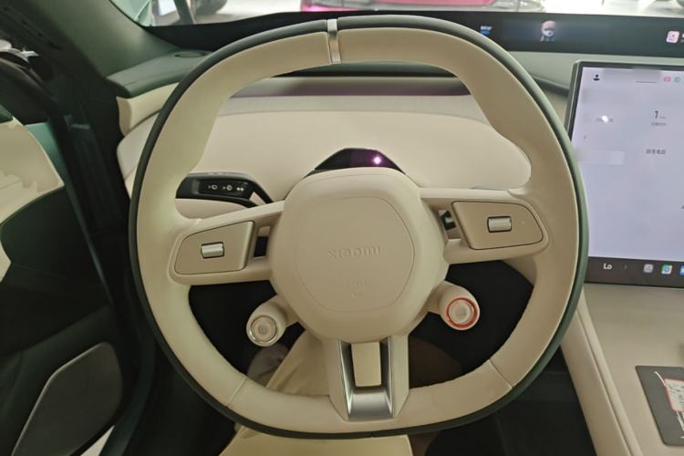 Used Xiaomi Auto YU7 2025 Ultra-Long Range Rear-Wheel Drive Version Steering Wheel