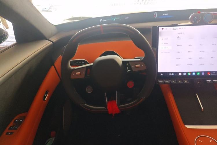 Used Xiaomi Auto YU7 2025 Ultra-Long Range High-Performance All-Wheel-Drive Max Edition Steering Wheel