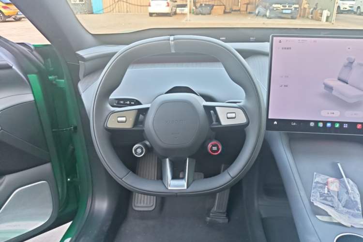 Used Xiaomi Auto YU7 2025 Ultra-Long Range Rear-Wheel Drive Version Steering Wheel