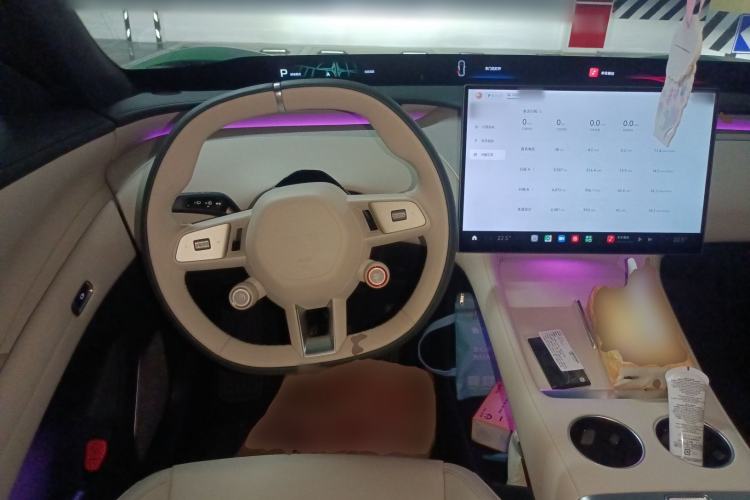 Used Xiaomi Auto YU7 2025 Ultra-Long Range Rear-Wheel Drive Version Steering Wheel