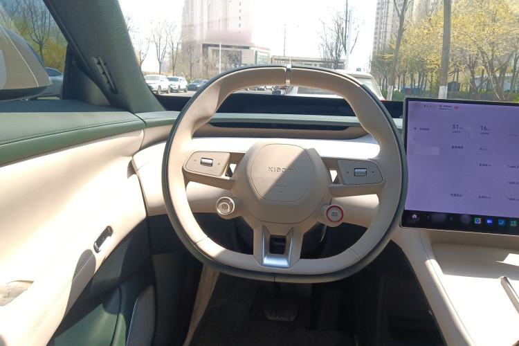 Used Xiaomi Auto YU7 2025 Ultra-Long Range Rear-Wheel Drive Version Steering Wheel