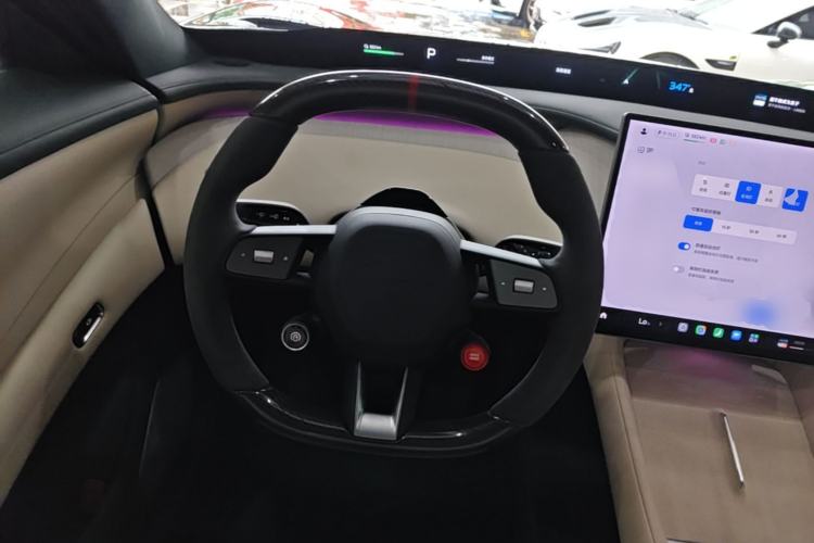 Used Xiaomi Auto YU7 2025 Ultra-Long Range High-Performance All-Wheel-Drive Max Edition Steering Wheel