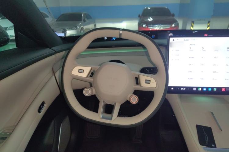 Used Xiaomi Auto YU7 2025 Ultra-Long Range Rear-Wheel Drive Version Steering Wheel
