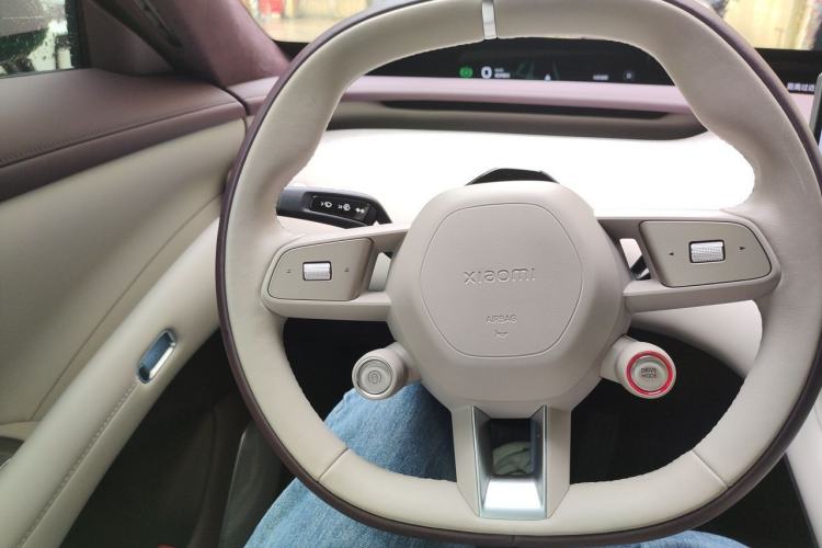 Used Xiaomi Auto YU7 2025 Ultra-Long Range High-Performance All-Wheel-Drive Max Edition Steering Wheel