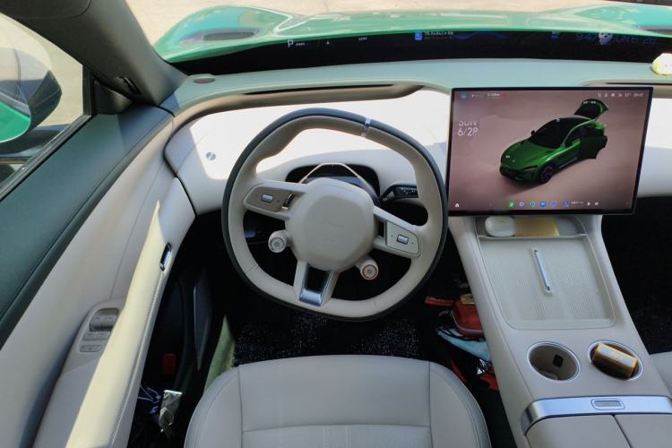 Used Xiaomi Auto YU7 2025 Ultra-Long Range Rear-Wheel Drive Version Steering Wheel