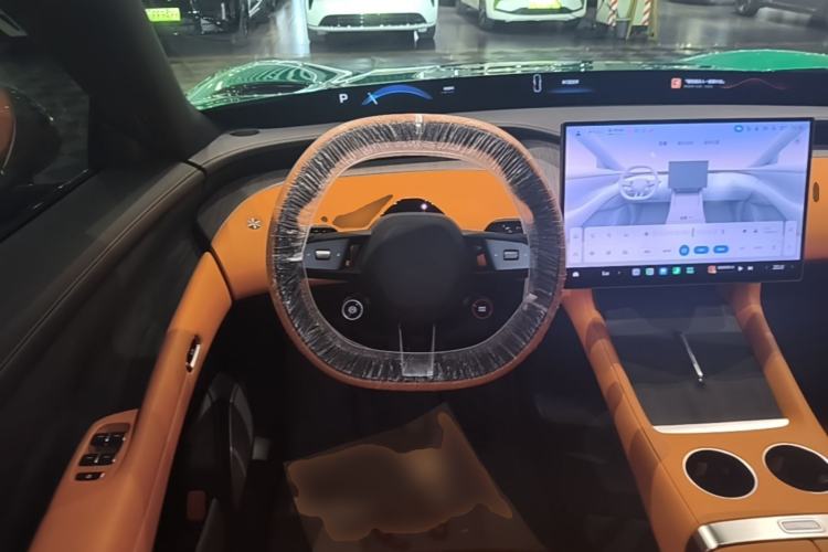 Used Xiaomi Auto YU7 2025 Ultra-Long Range Rear-Wheel Drive Version Steering Wheel