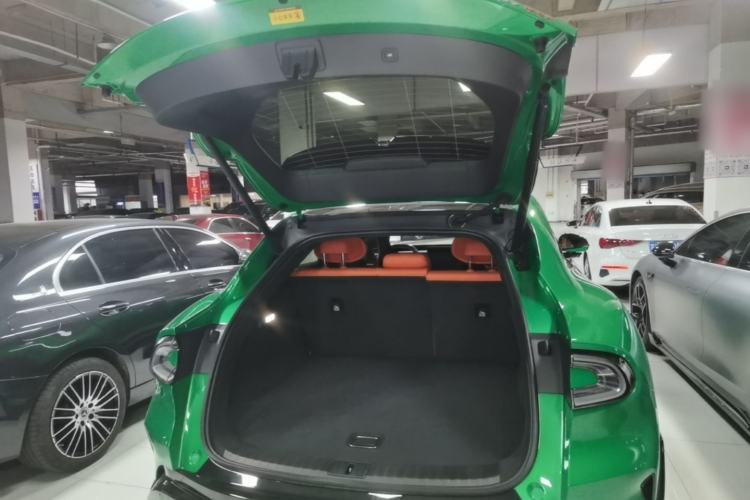 Used Xiaomi Auto YU7 2025 Ultra-Long Range High-Performance All-Wheel-Drive Max Edition Trunk