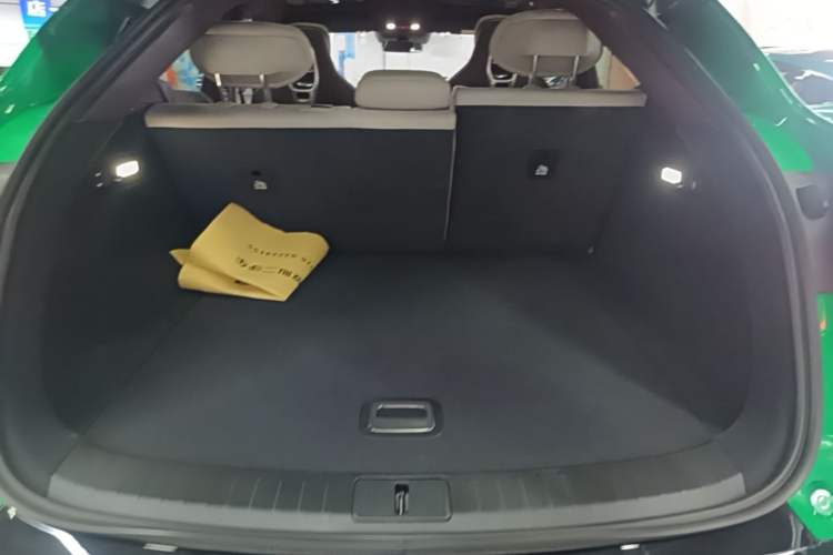 Used Xiaomi Auto YU7 2025 Ultra-Long Range Rear-Wheel Drive Version Trunk