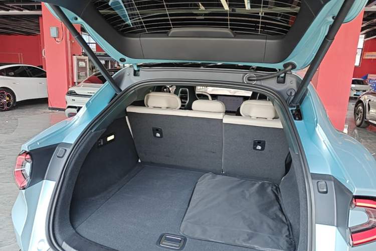 Used Xiaomi Auto YU7 2025 Ultra-Long Range All-Wheel Drive Pro Version Trunk