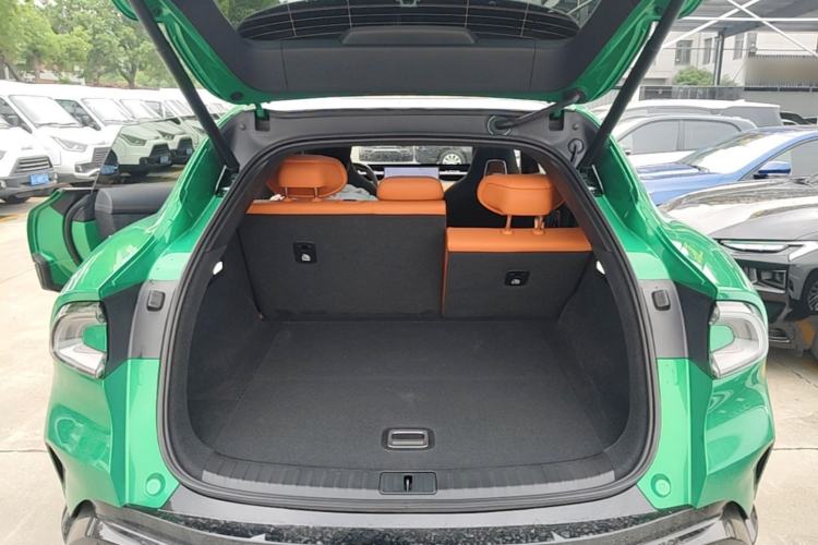 Used Xiaomi Auto YU7 2025 Ultra-Long Range High-Performance All-Wheel-Drive Max Edition Trunk