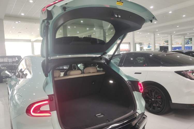 Used Xiaomi Auto YU7 2025 Ultra-Long Range Rear-Wheel Drive Version Trunk