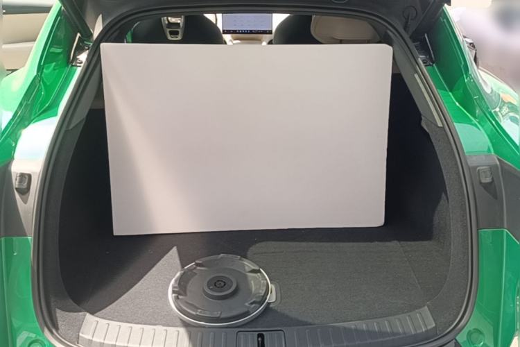 Used Xiaomi Auto YU7 2025 Ultra-Long Range High-Performance All-Wheel-Drive Max Edition Trunk
