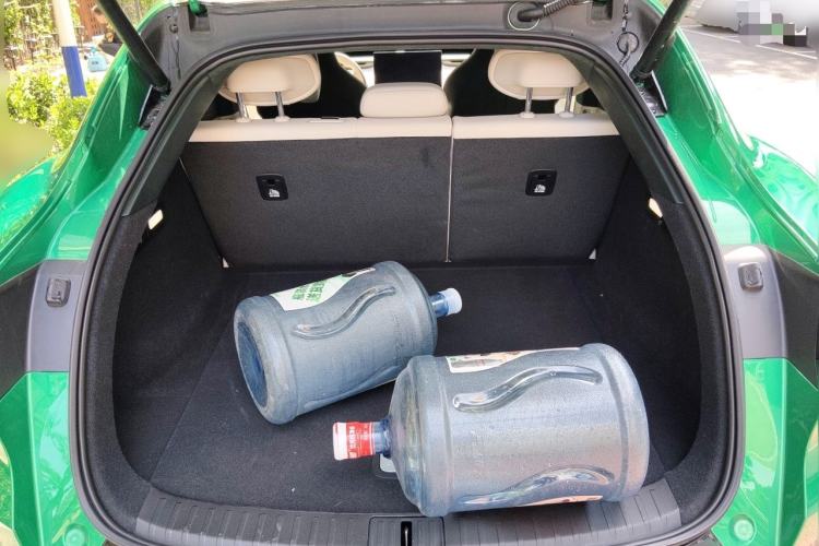Used Xiaomi Auto YU7 2025 Ultra-Long Range High-Performance All-Wheel-Drive Max Edition Trunk