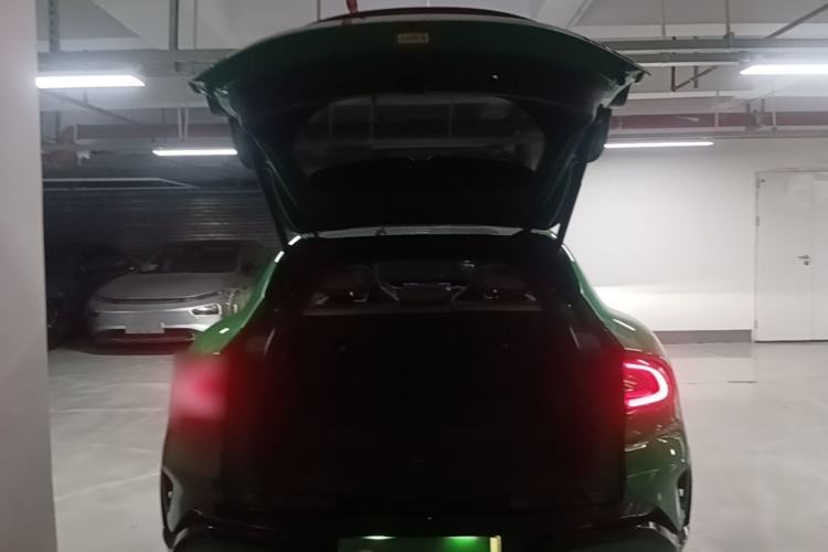 Used Xiaomi Auto YU7 2025 Ultra-Long Range High-Performance All-Wheel-Drive Max Edition Trunk