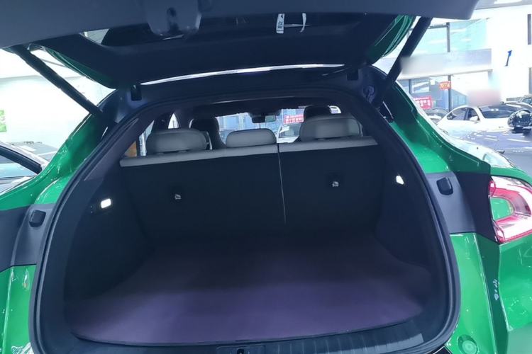 Used Xiaomi Auto YU7 2025 Ultra-Long Range High-Performance All-Wheel-Drive Max Edition Trunk