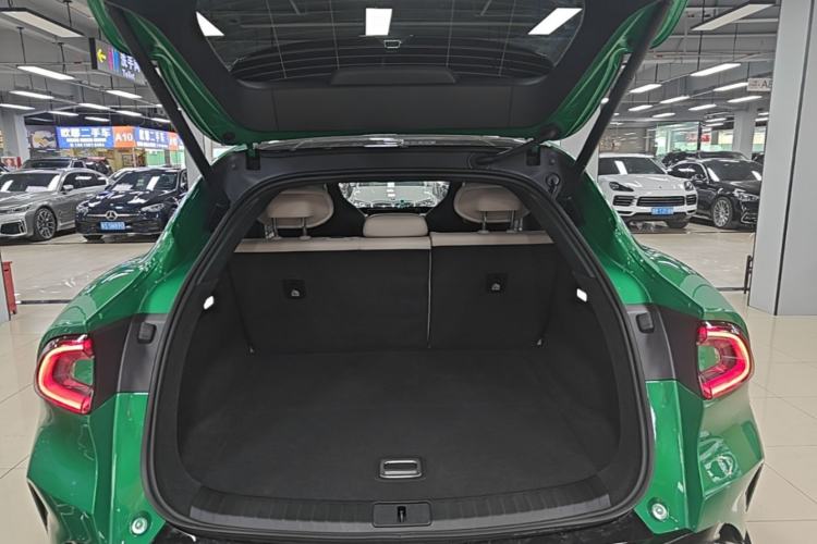 Used Xiaomi Auto YU7 2025 Ultra-Long Range Rear-Wheel Drive Version Trunk