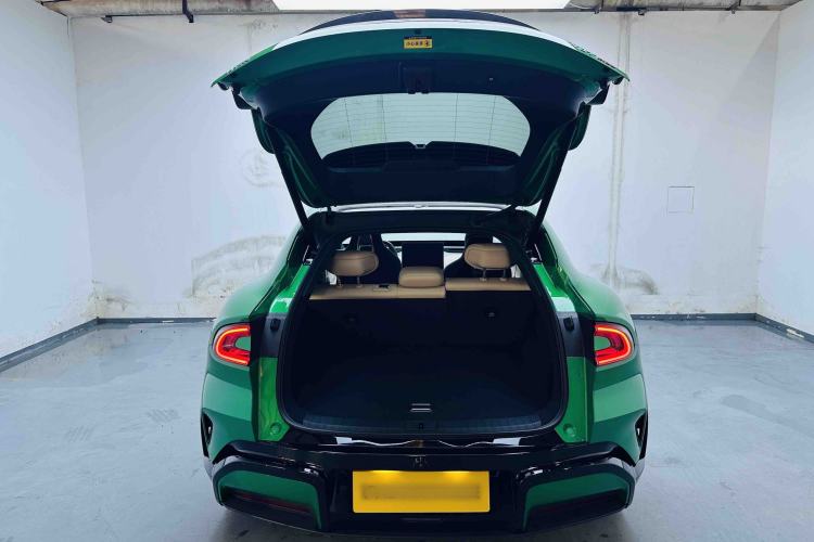 Used Xiaomi Auto YU7 2025 Ultra-Long Range High-Performance All-Wheel-Drive Max Edition Trunk