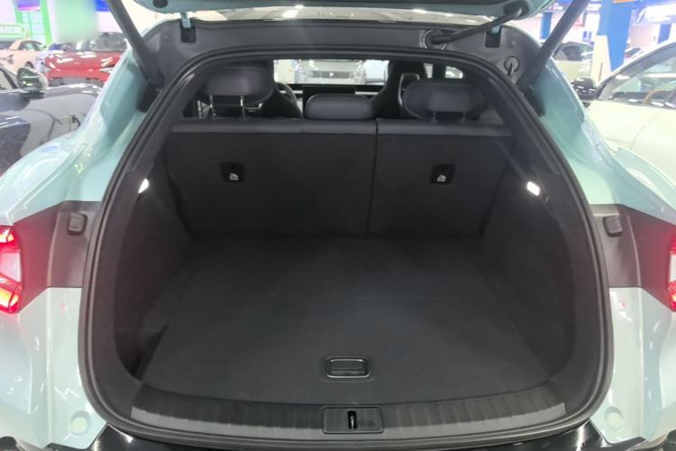 Used Xiaomi Auto YU7 2025 Ultra-Long Range Rear-Wheel Drive Version Trunk