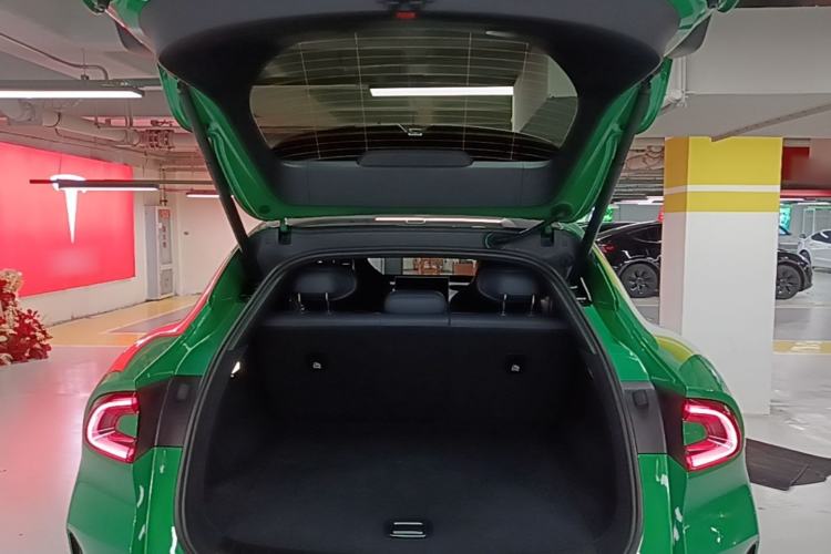 Used Xiaomi Auto YU7 2025 Ultra-Long Range Rear-Wheel Drive Version Trunk
