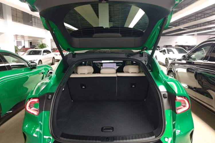 Used Xiaomi Auto YU7 2025 Ultra-Long Range Rear-Wheel Drive Version Trunk