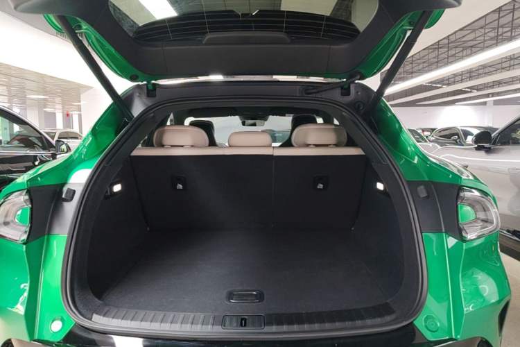 Used Xiaomi Auto YU7 2025 Ultra-Long Range High-Performance All-Wheel-Drive Max Edition Trunk