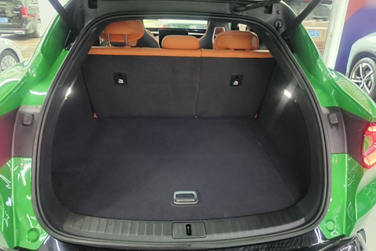 Used Xiaomi Auto YU7 2025 Ultra-Long Range High-Performance All-Wheel-Drive Max Edition Trunk