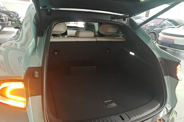Used Xiaomi Auto YU7 2025 Ultra-Long Range Rear-Wheel Drive Version Trunk