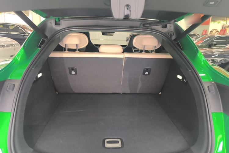 Used Xiaomi Auto YU7 2025 Ultra-Long Range High-Performance All-Wheel-Drive Max Edition Trunk