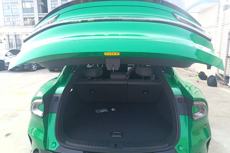 Used Xiaomi Auto YU7 2025 Ultra-Long Range Rear-Wheel Drive Version Trunk