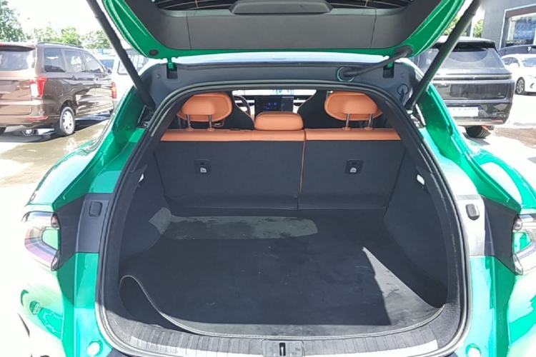 Used Xiaomi Auto YU7 2025 Ultra-Long Range Rear-Wheel Drive Version Trunk