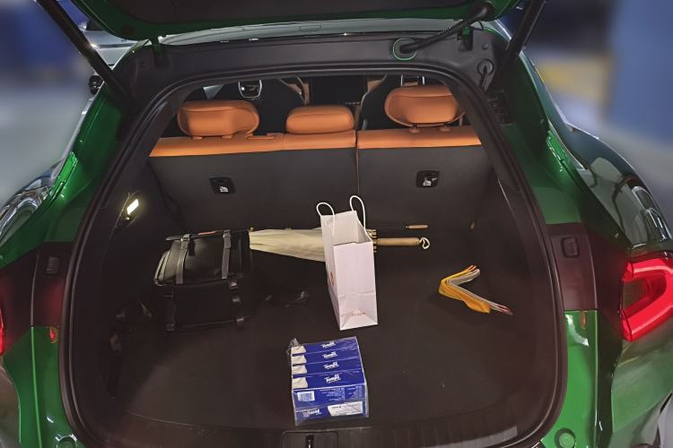 Used Xiaomi Auto YU7 2025 Ultra-Long Range High-Performance All-Wheel-Drive Max Edition Trunk