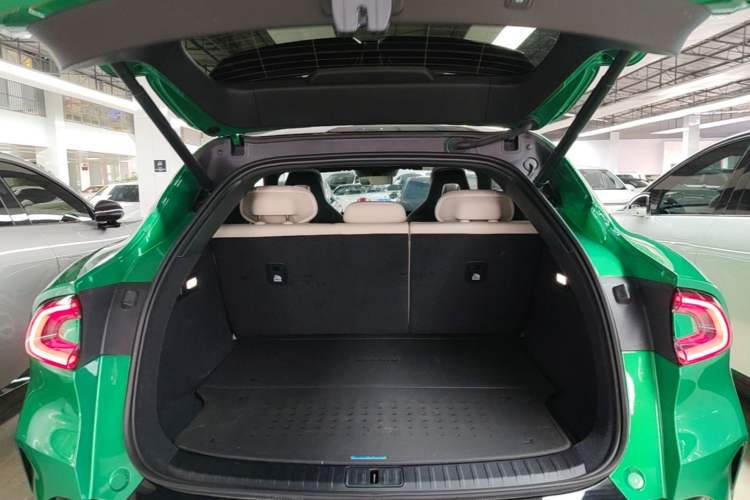 Used Xiaomi Auto YU7 2025 Ultra-Long Range All-Wheel Drive Pro Version Trunk