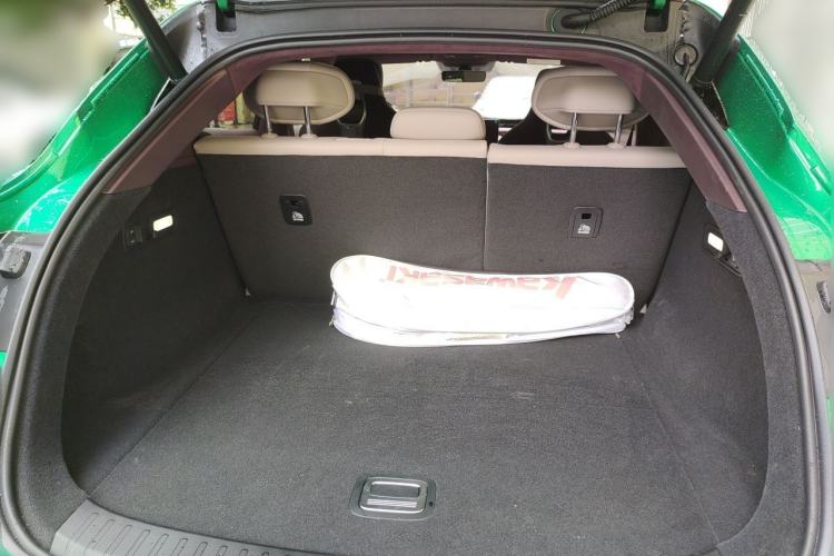Used Xiaomi Auto YU7 2025 Ultra-Long Range High-Performance All-Wheel-Drive Max Edition Trunk