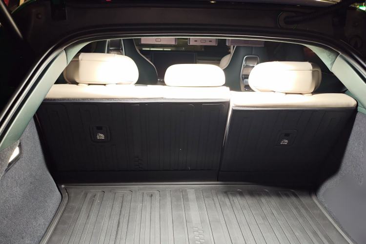 Used Xiaomi Auto YU7 2025 Ultra-Long Range High-Performance All-Wheel-Drive Max Edition Trunk