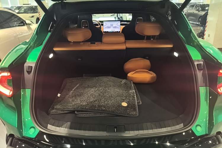 Used Xiaomi Auto YU7 2025 Ultra-Long Range Rear-Wheel Drive Version Trunk