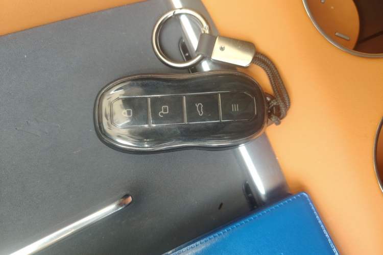 Used Xiaomi Auto YU7 2025 Ultra-Long Range Rear-Wheel Drive Version Vehicle Key