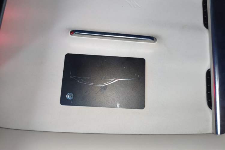 Used Xiaomi Auto YU7 2025 Ultra-Long Range High-Performance All-Wheel-Drive Max Edition Vehicle Key