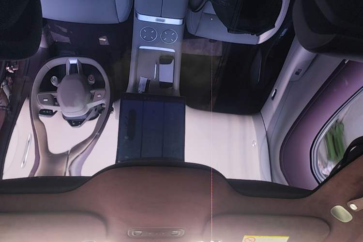 Used Xiaomi Auto YU7 2025 Ultra-Long Range High-Performance All-Wheel-Drive Max Edition Headliner