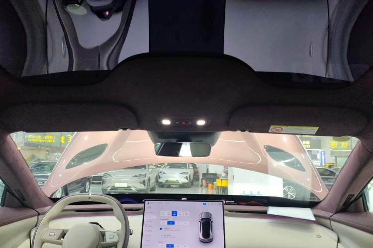 Used Xiaomi Auto YU7 2025 Ultra-Long Range High-Performance All-Wheel-Drive Max Edition Headliner
