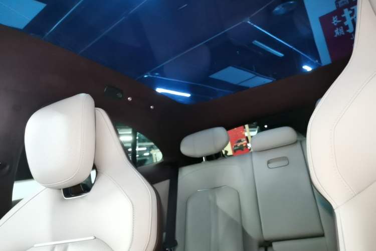 Used Xiaomi Auto YU7 2025 Ultra-Long Range High-Performance All-Wheel-Drive Max Edition Headliner