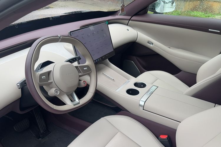 Used Xiaomi Auto YU7 2025 Ultra-Long Range Rear-Wheel Drive Version Interior 1