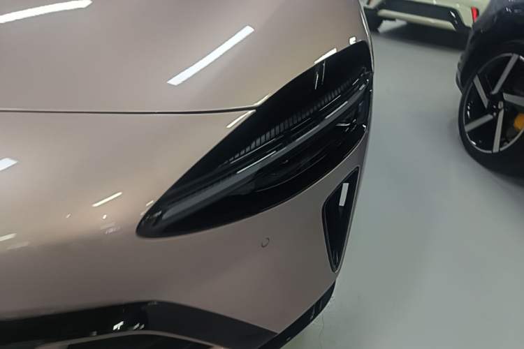 Used Xiaomi Auto YU7 2025 Ultra-Long Range All-Wheel Drive Pro Version Left Front Headlight