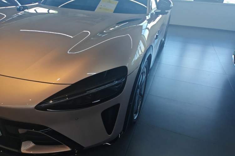 Used Xiaomi Auto YU7 2025 Ultra-Long Range High-Performance All-Wheel-Drive Max Edition Left Front Headlight