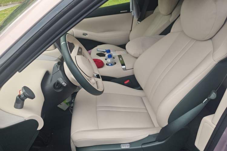 Used Xiaomi Auto YU7 2025 Ultra-Long Range High-Performance All-Wheel-Drive Max Edition Left Front Seat